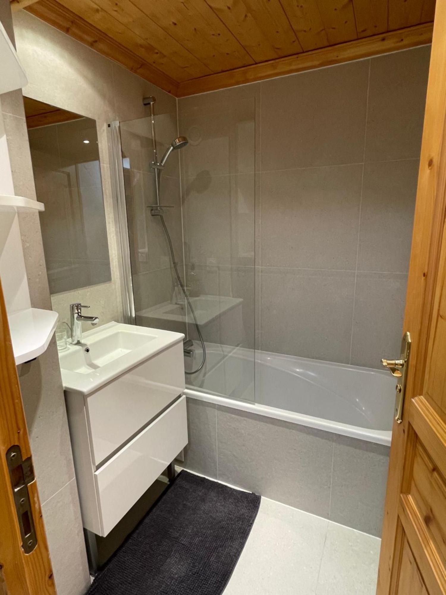 Meribel Centre La Chaudanne, Real Ski In And Out, 3 Bedrooms 2 Bathrooms Newly Renovated, Chalet L'Eperviere Exterior foto